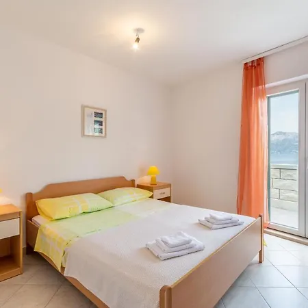 Pucisca 5625a Apartment